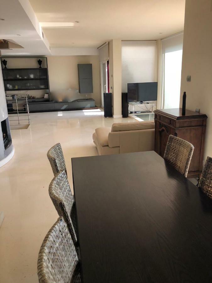 Atico-Duplex Primera Linea De Playa En El Centro De Estepona Zewnętrze zdjęcie