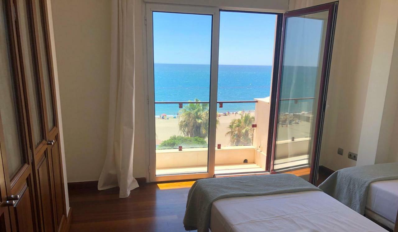 Atico-Duplex Primera Linea De Playa En El Centro De Estepona Zewnętrze zdjęcie